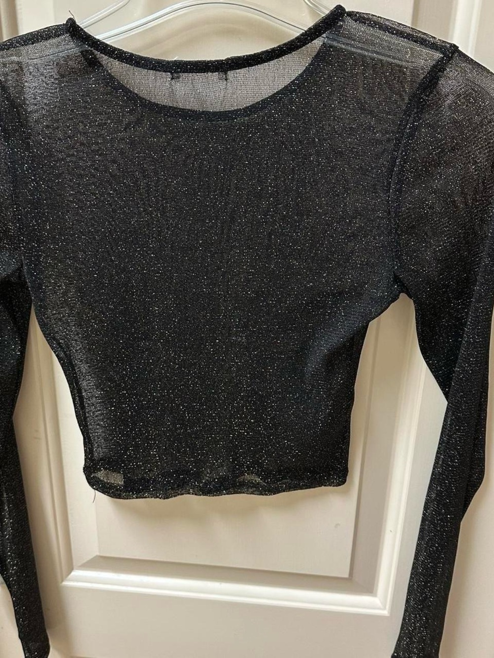 Black and gold glitter long sleeve mesh crop size top. - Picture 3 of 3